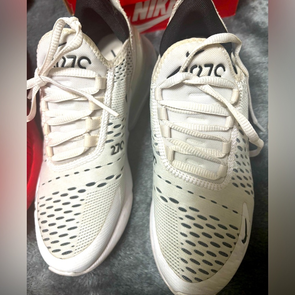 Nike 270